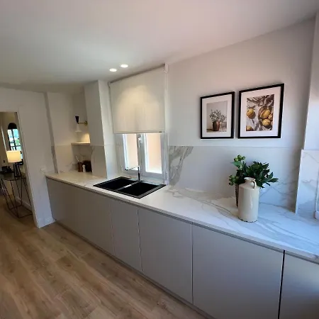 Apartment Donoso Cortes & Free Parking By Ele Malaga