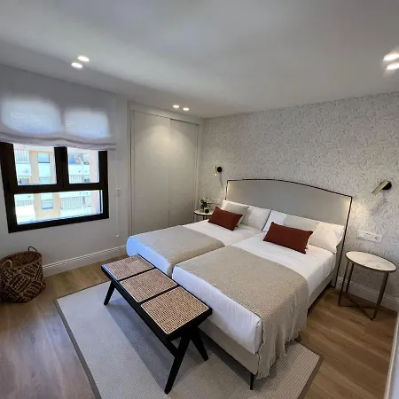 Apartment Donoso Cortes & Free Parking By Ele Malaga